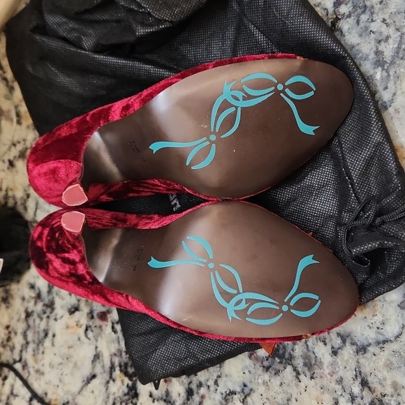 Poetic License Dazzling 2 Velvet Pump - Picture 4 of 4